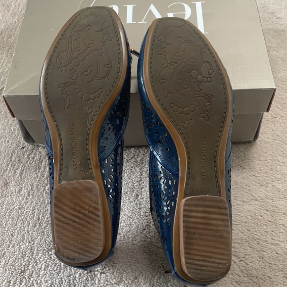 Arturo Chiang Blue Flats - Picture 2 of 2